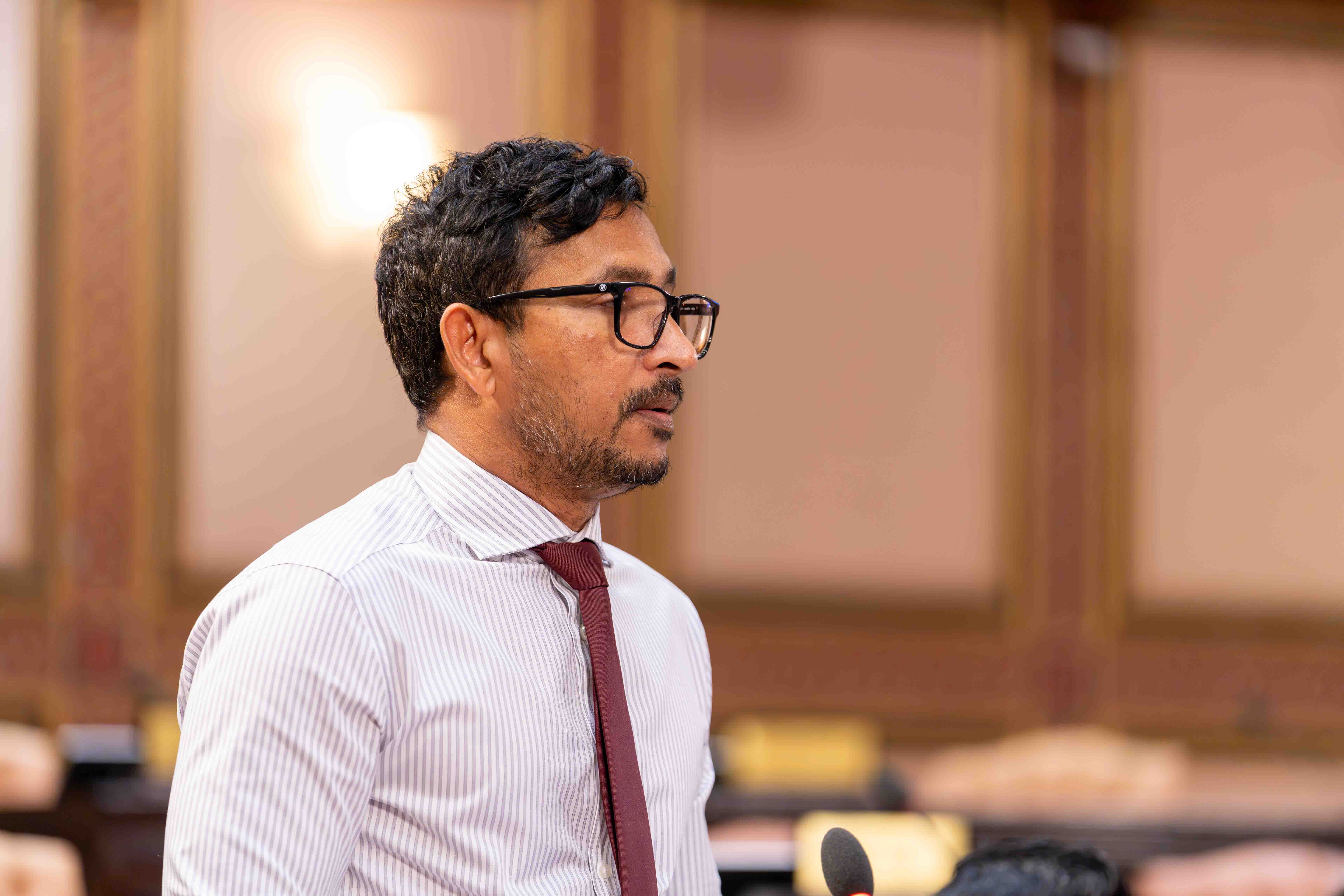 މެންބަރުންގެ އިންޝުއަރެންސް އުވާލަން ހުށަހެޅި ޕެޓިޝަނަށް ފަލާހު ރައްދުދެއްވައިފި - އާސަންދައަށްވުރެ ޚަރަދު ކުޑަ ނިޒާމެއް ކަމަށް ވިދާޅުވި
