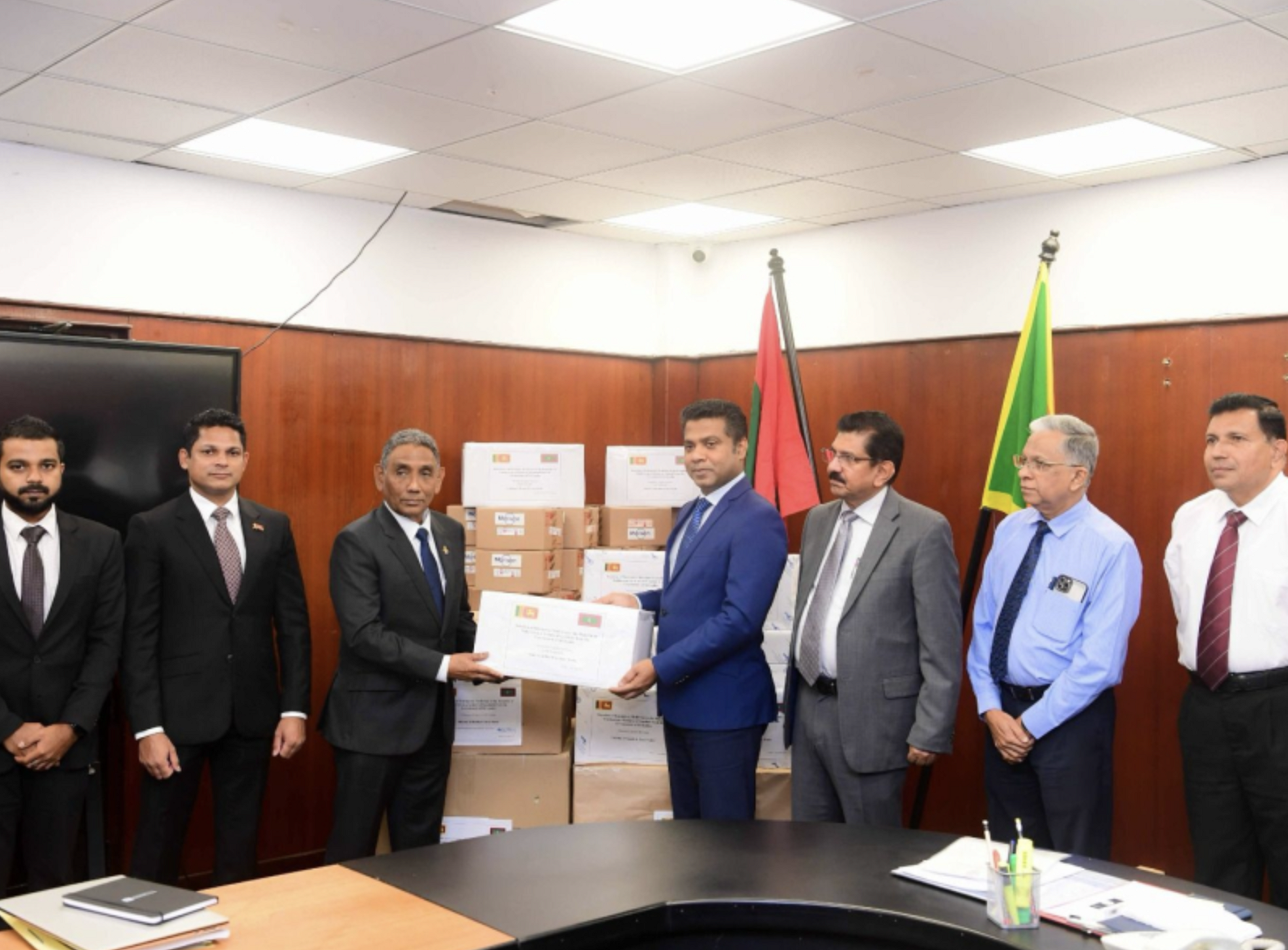 ލަންކާއިން ރާއްޖެއަށް ފަސް މިލިއަން ރުޕީސްގެ ބޭސް ހަދިޔާކޮށްފި