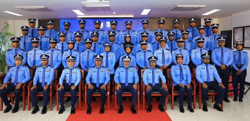 ފުލުހުންގެ އިންސްޕެކްޓަރ ކޯހުގެ ހަވަނަ ބުރުން 35 އޮފިސަރުން ފާސްކޮށްފި